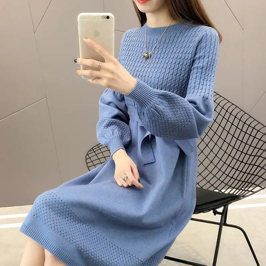 Round Neck belted knitted Dress