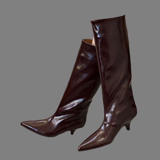 Pointed Toe Knee-High Boots