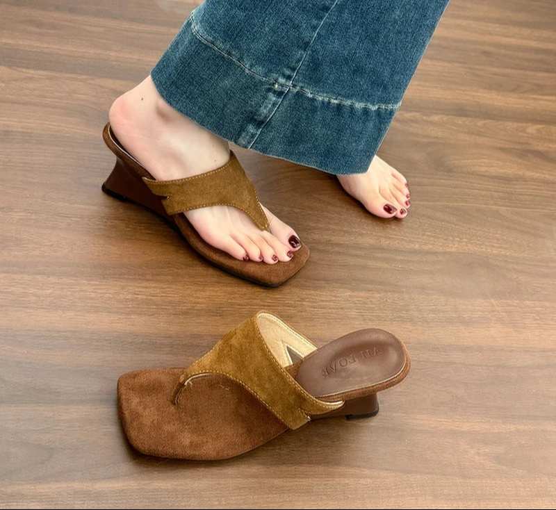 Clip Toe Fashion quirky heel Sandals