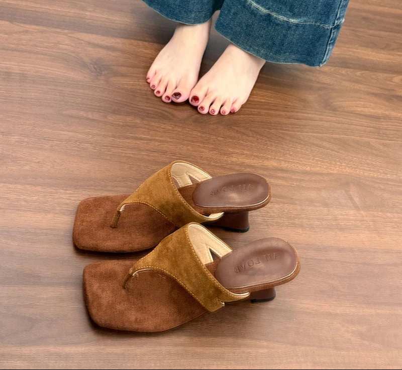 Clip Toe Fashion quirky heel Sandals