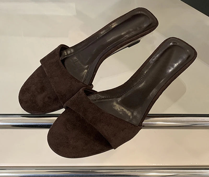 Narrow Band suedette low Wedge Sandals Brown