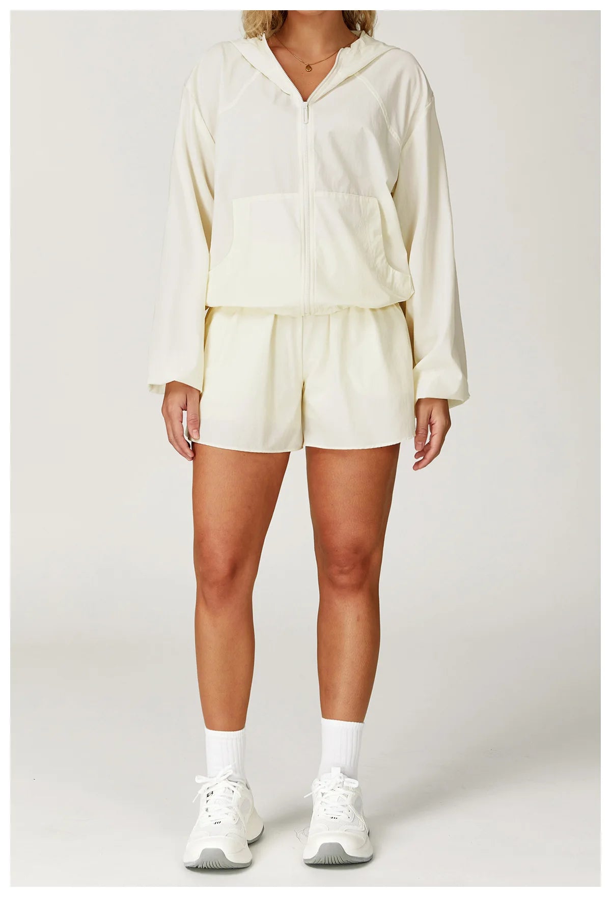 Long sleeved zipper front pocket sports jacket