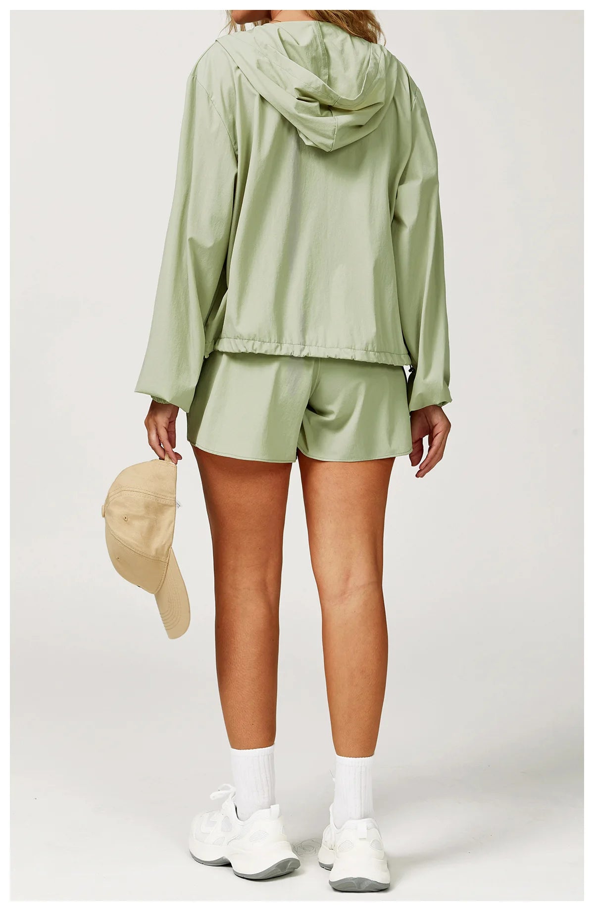 Long sleeved zipper front pocket sports jacket