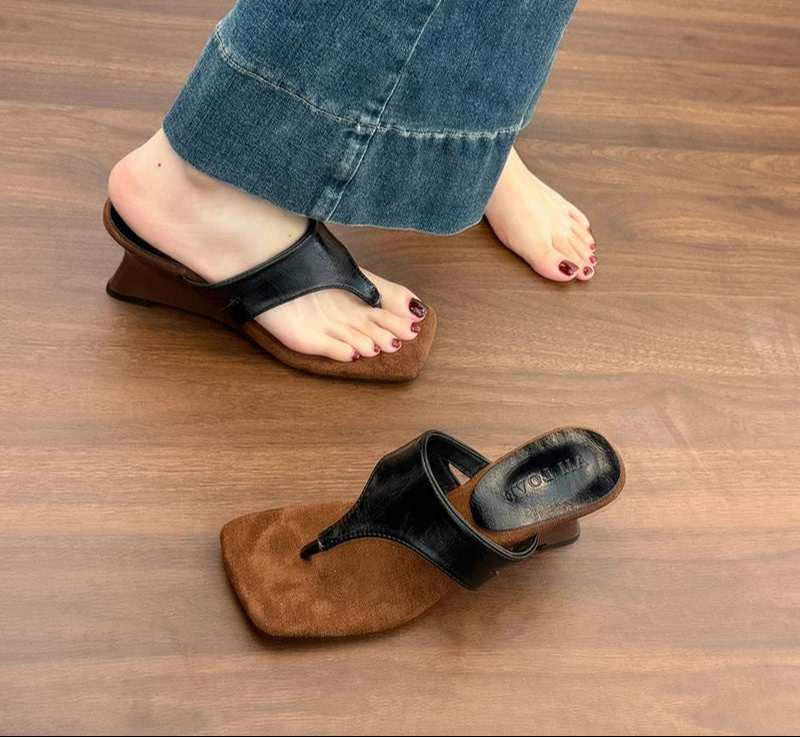 Clip Toe Fashion quirky heel Sandals