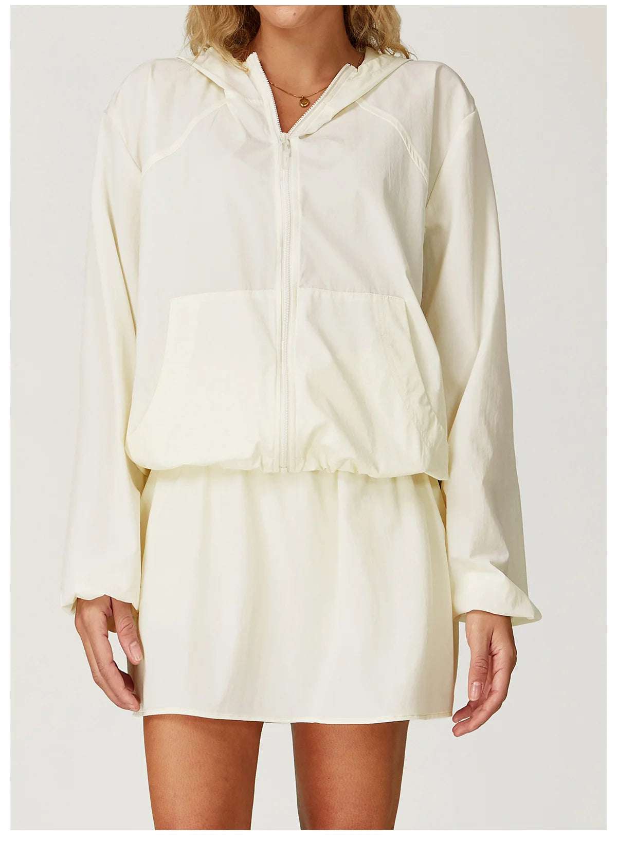 Long sleeved zipper front pocket sports jacket