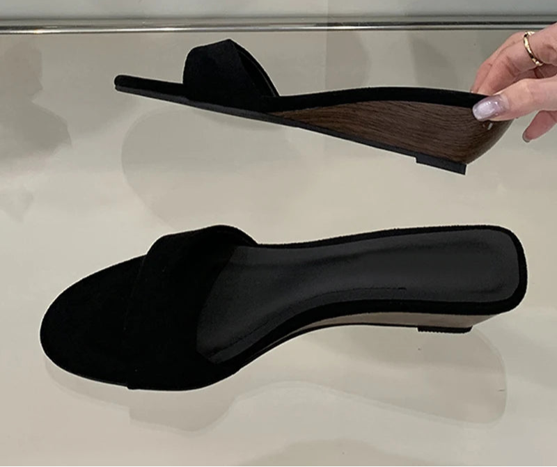 Narrow Band suedette low Wedge Sandals