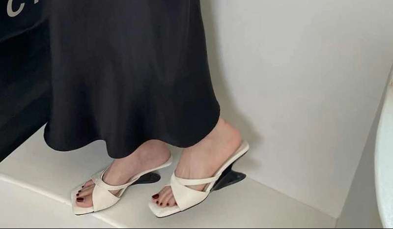 Slope medium Heel Open Toe Sandals