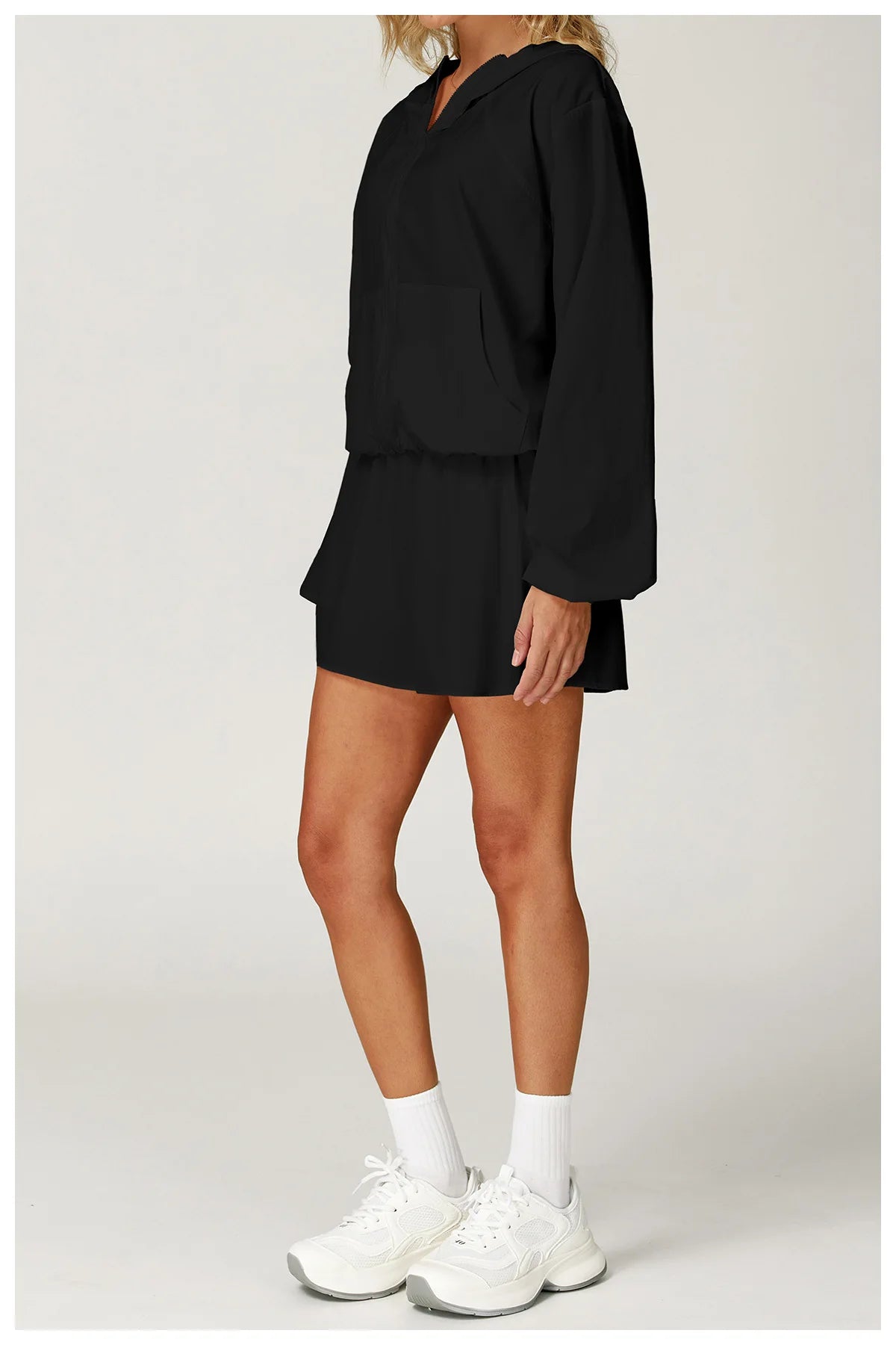 Long sleeved zipper front pocket sports jacket