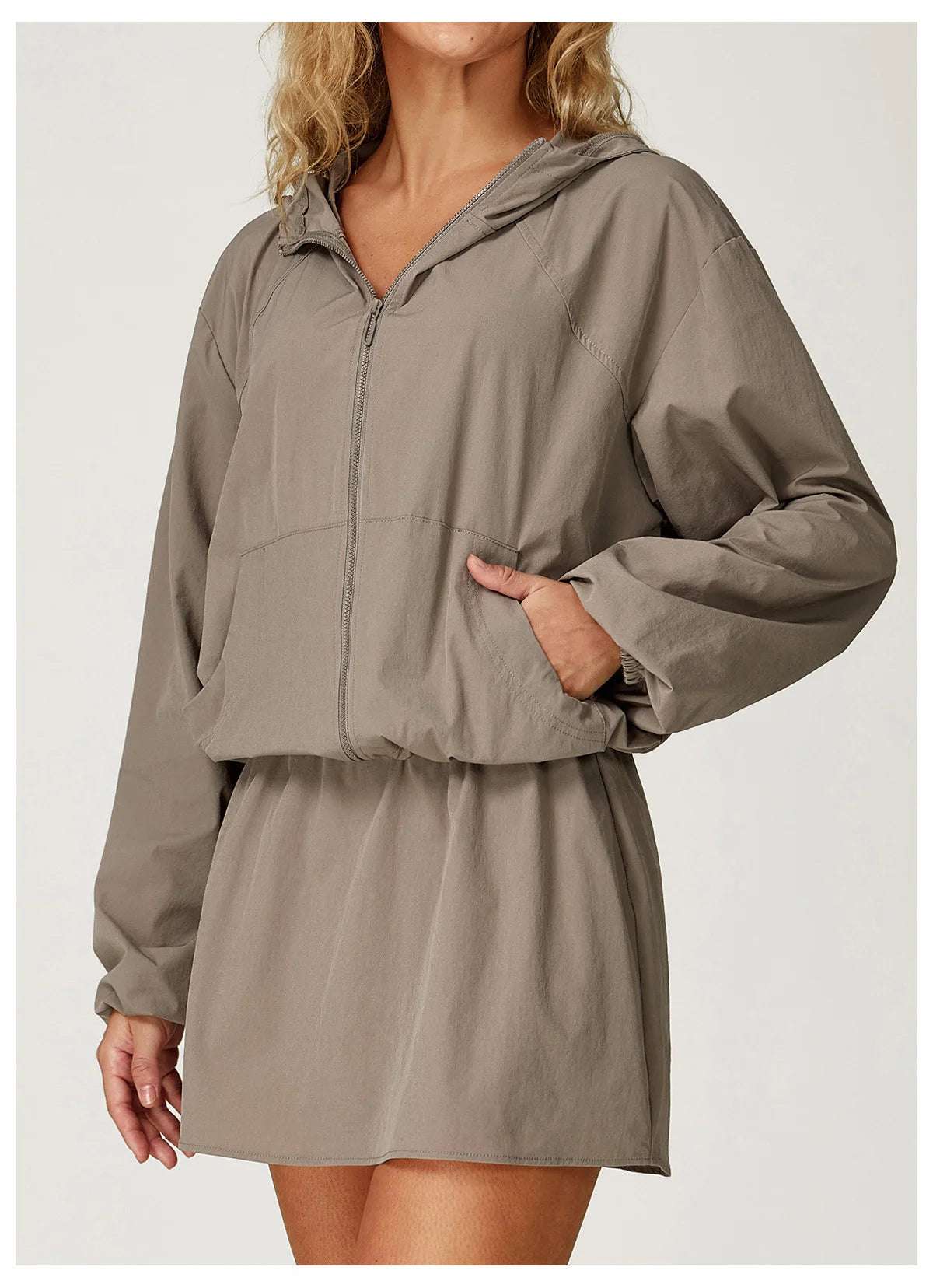 Long sleeved zipper front pocket sports jacket